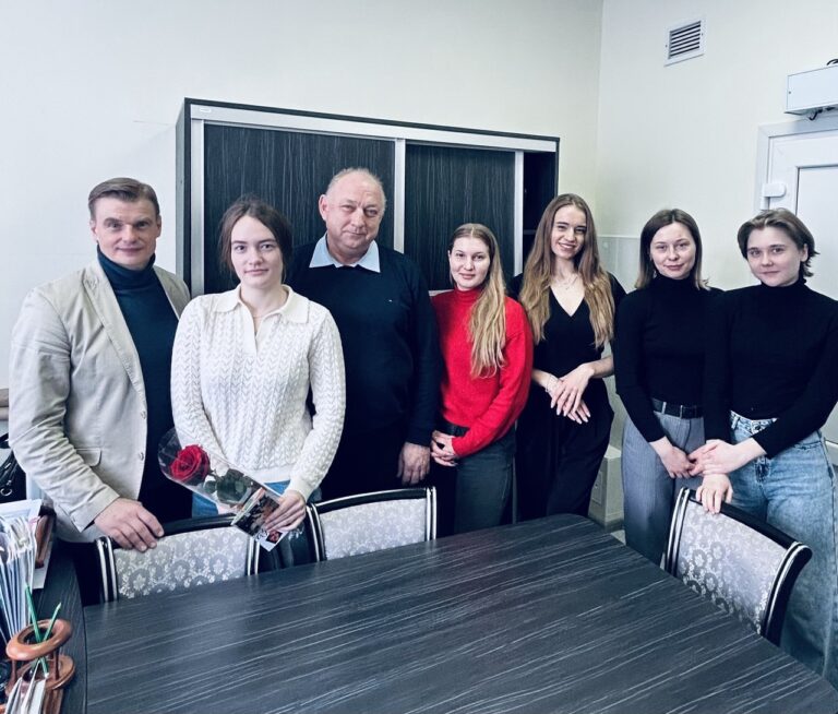 Поздравляем с Днем рождения Ирину Владимировну ШПАК, методиста учебно-методического центра физического воспитания.